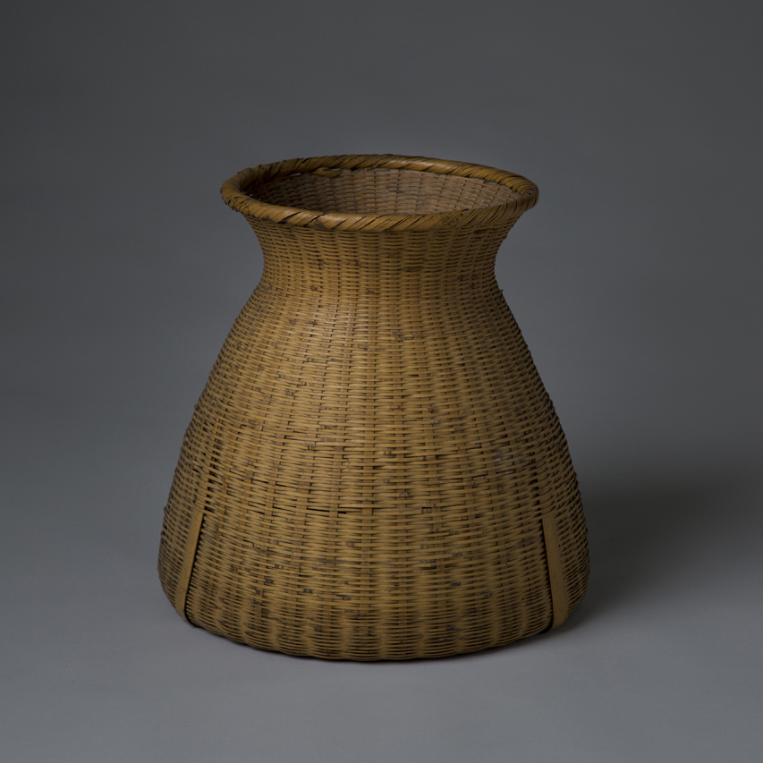 作品紹介「屑籠」 – 柳宗理 ／YANAGI DESIGN ：柳工業デザイン研究会